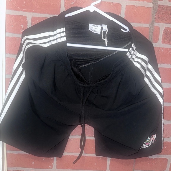 ADIDAS TANAAMI SHORT - Picture 2 of 6